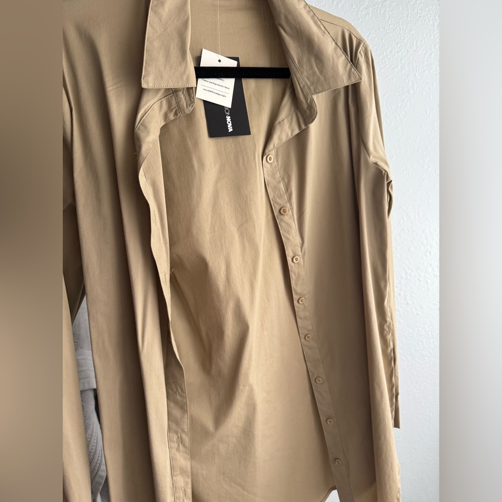 Tres Chic Poplin Shirt - Taupe - Picture 4 of 5